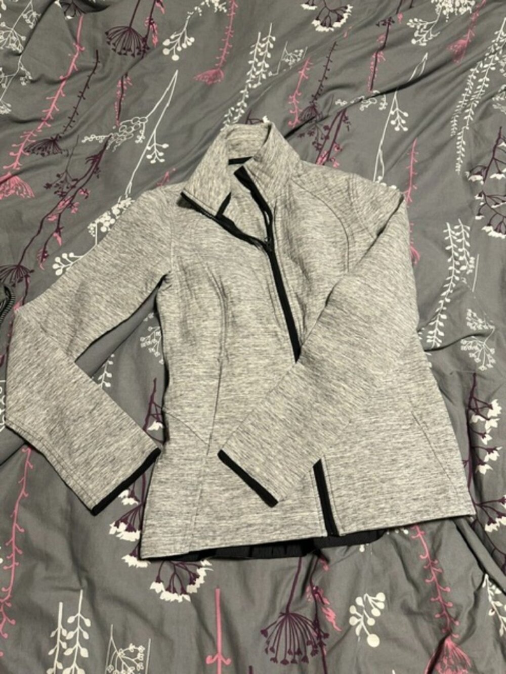 Lululemon jacket size 6